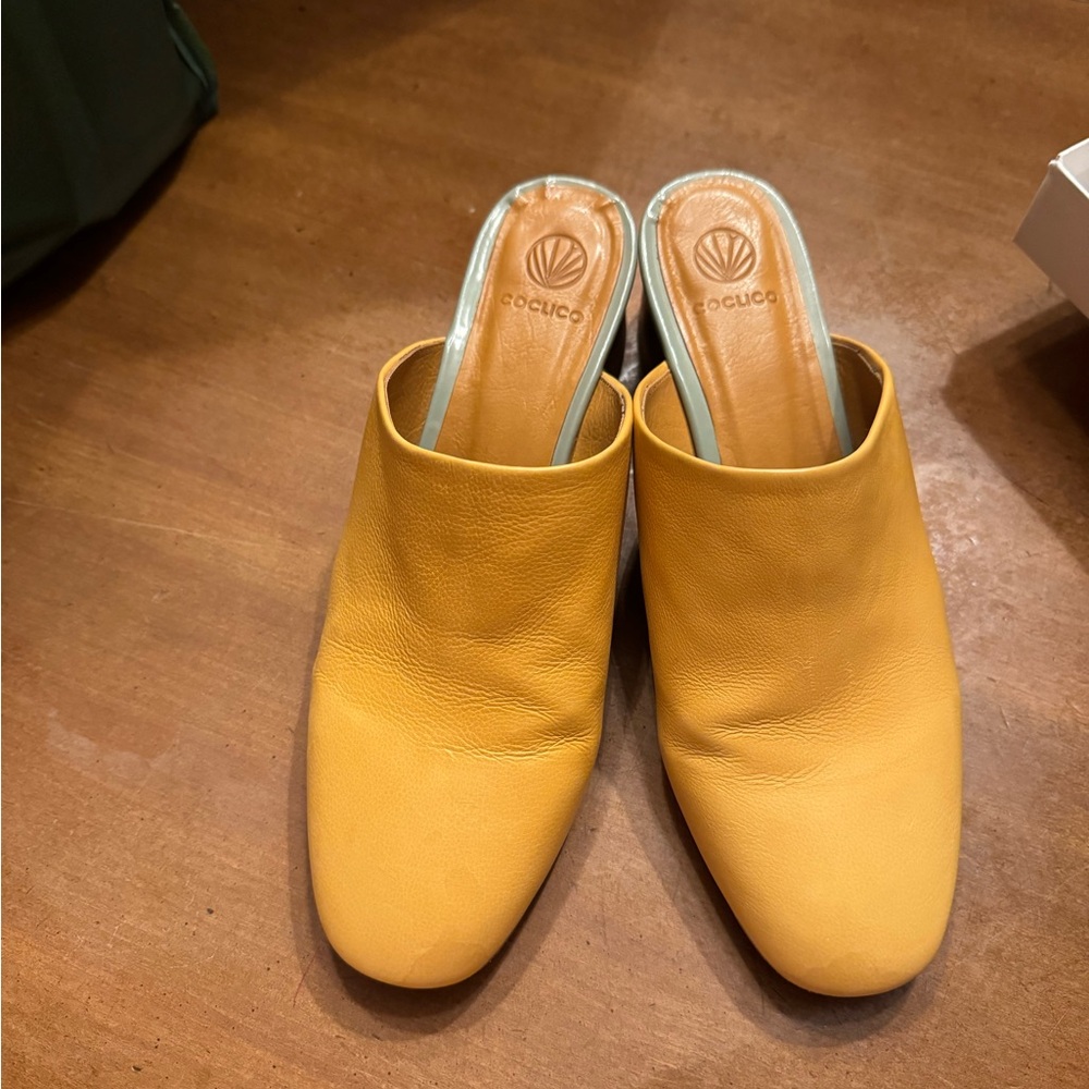 Coclico Wooden Leather Heeled Mule. Sz 37.